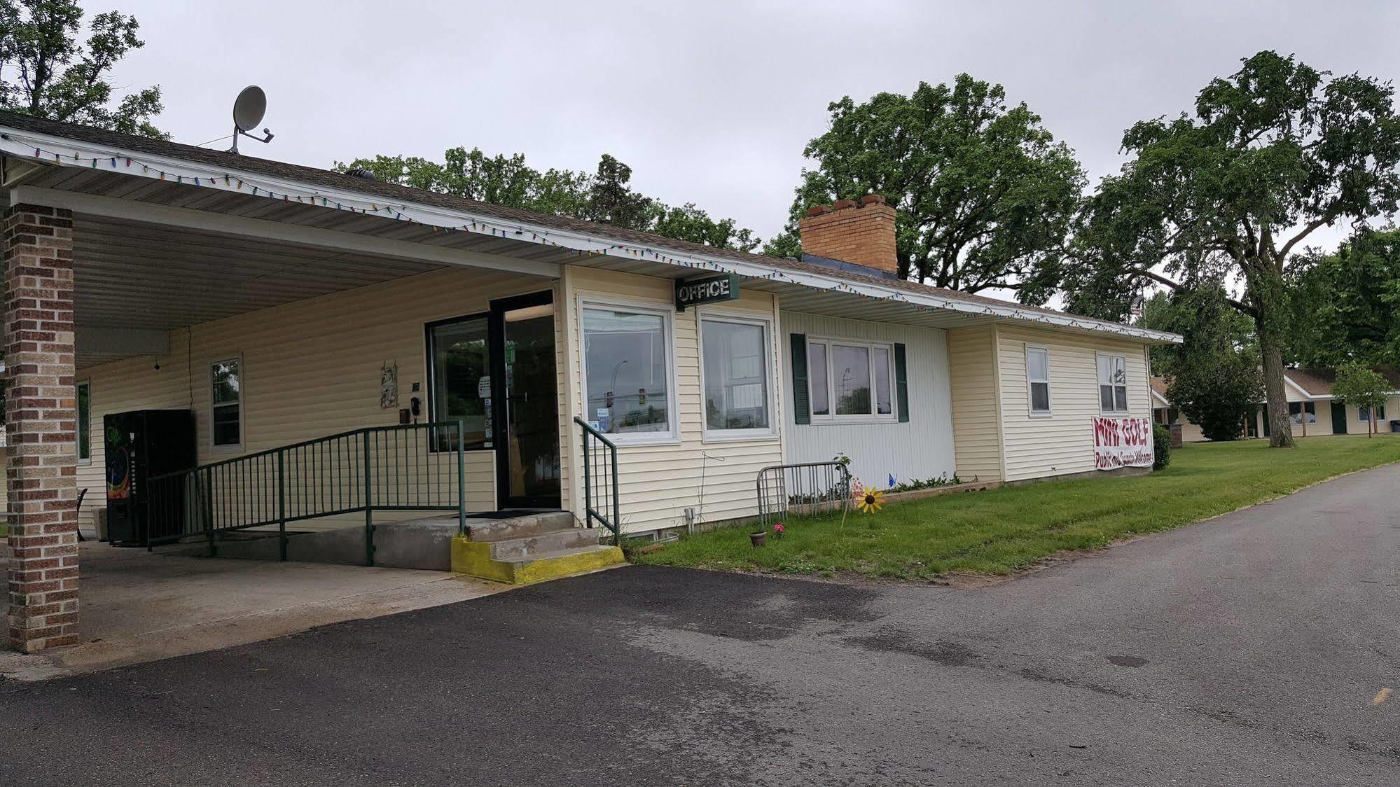 Budget Host Inn Detroit Lakes Exterior foto