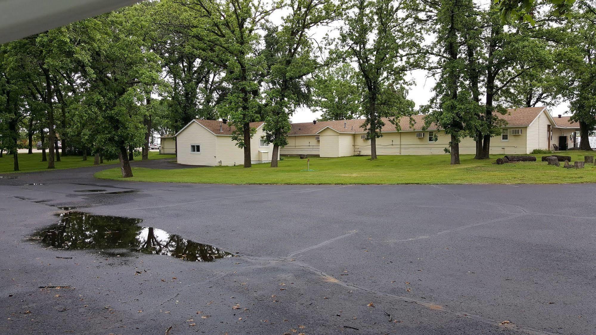 Budget Host Inn Detroit Lakes Exterior foto