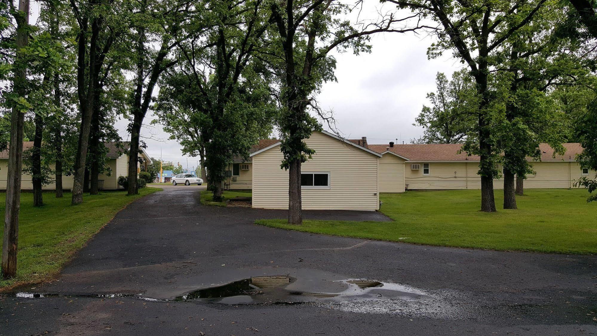 Budget Host Inn Detroit Lakes Exterior foto